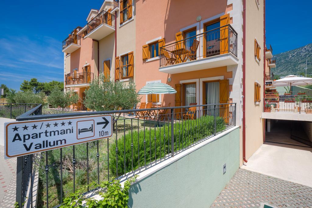 Apartments Vallum Bol Exterior photo